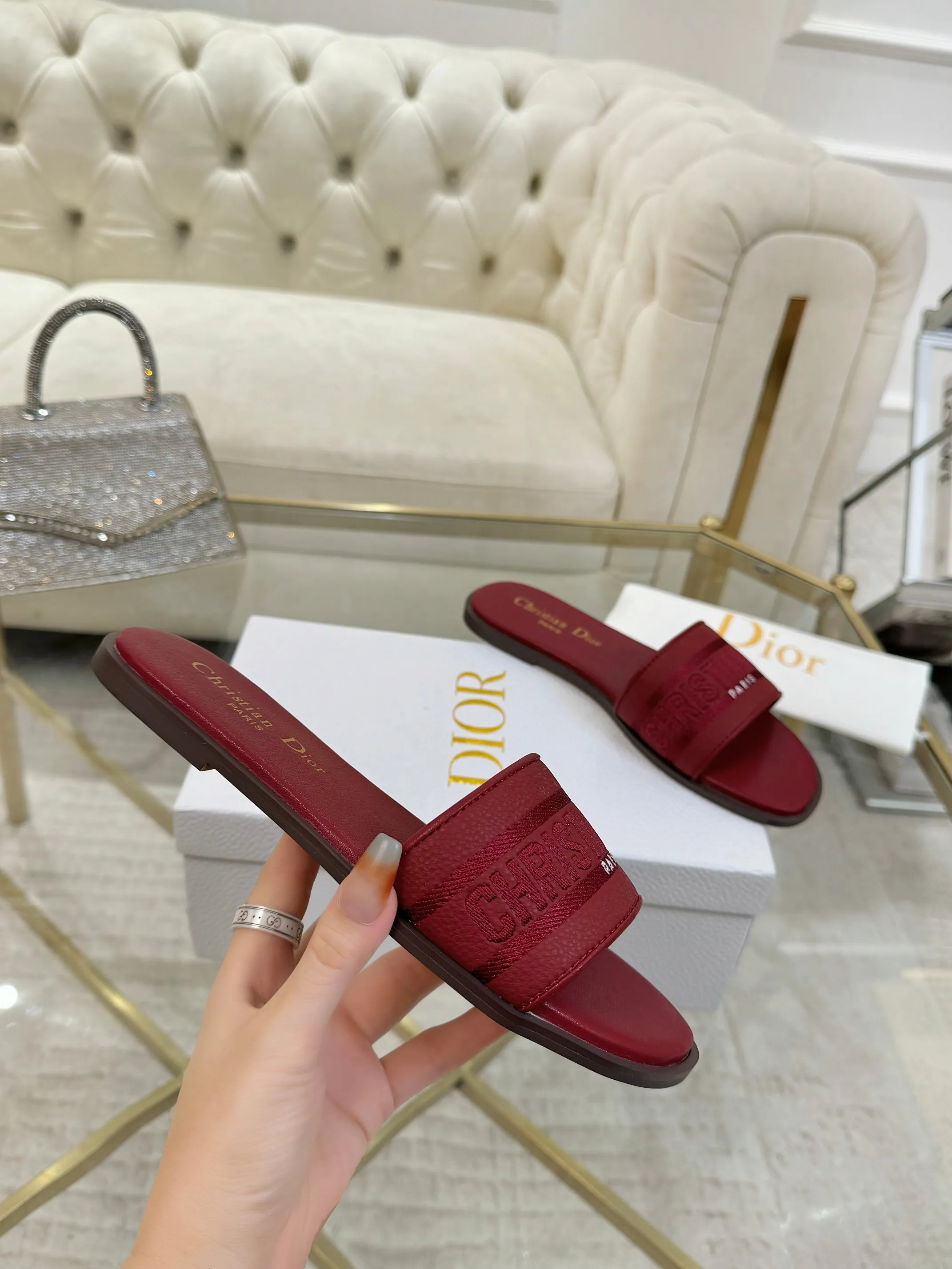 👟👟Ex-factory price 340👟👟 Genuine leather sole +40 Dior new style cowhide surface, sheepskin lining + embroidery process, 5 colors optional, code size 35-42, rubber sole, genuine leather sole +40